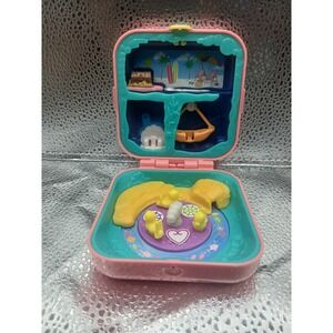 Mattel Polly Pocket Tiny Pocket Places Beach Vibes Compact GDK77 Pink Blue 2018